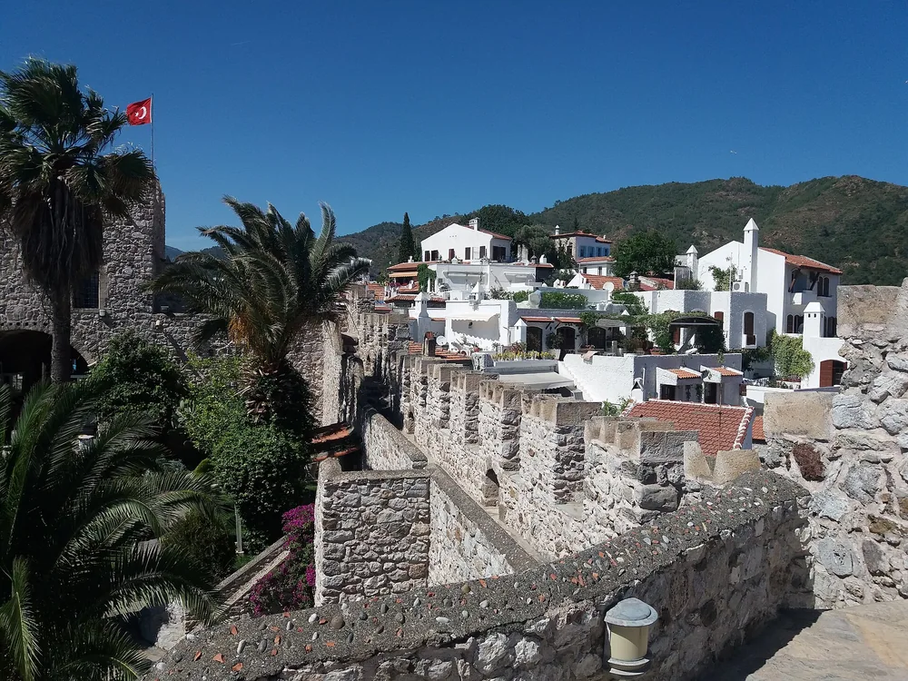 Marmaris Kalesi çevresindeki tarihi taş yapılar