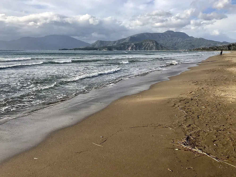 Dalyan İztuzu Plajı ve dalgalar