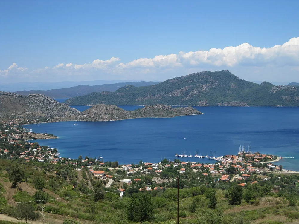Selimiye kıyıları ve çevresindeki dağlar