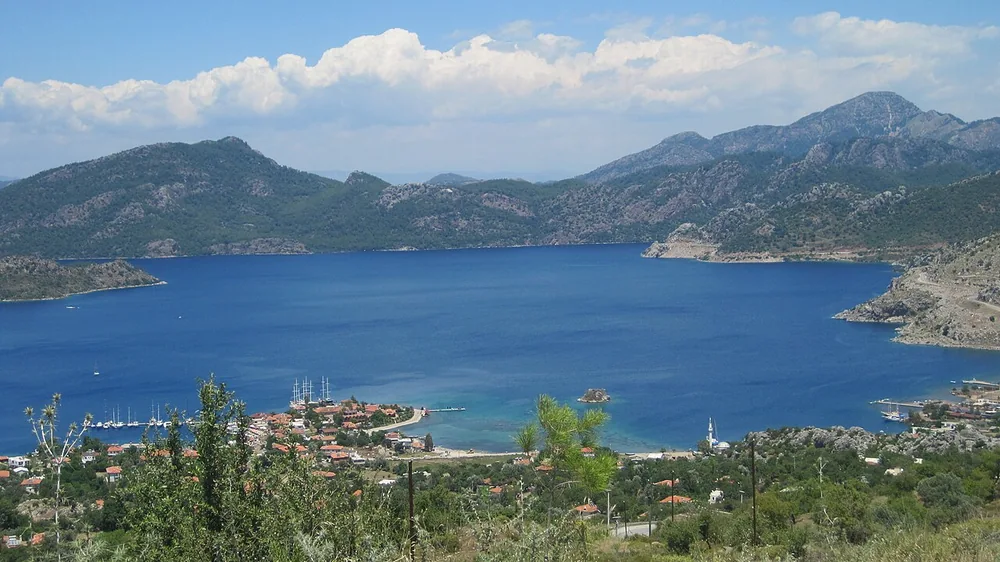 Selimiye Koyu ve kıyıdaki yerleşim
